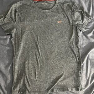 Men’s Hollister tshirt